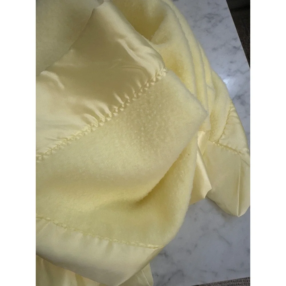 Vintage Yellow Fleece Baby Blanket with Wide Satin Ruffle Trim 36x48